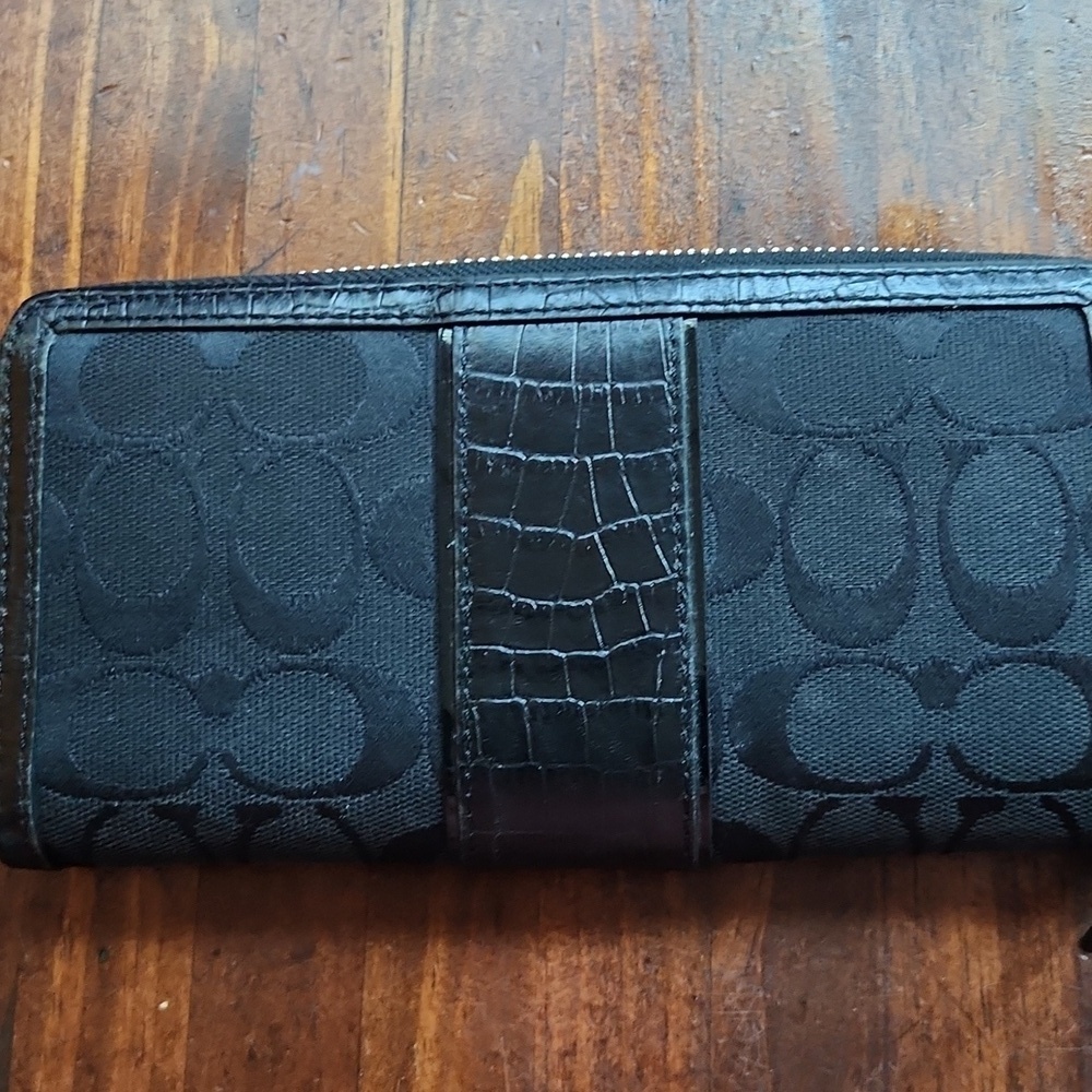 Coach Black Vintage Signature Zip-Around Wallet - Picture 2 of 4